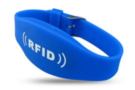 Почему важно выбирать качественные электронные RFID браслеты?